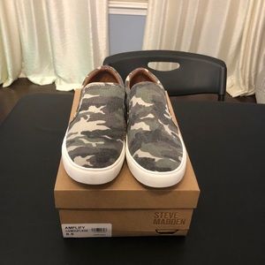 Steve Madden slip on sneakers